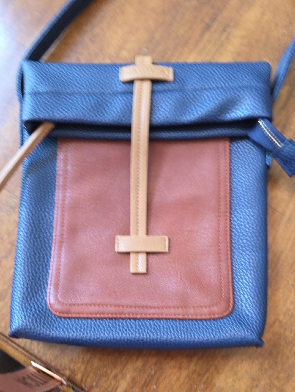 Nautica NWOT Navy, Brown & Tan Colorblock Cross Body Bag - Picture 4 of 10